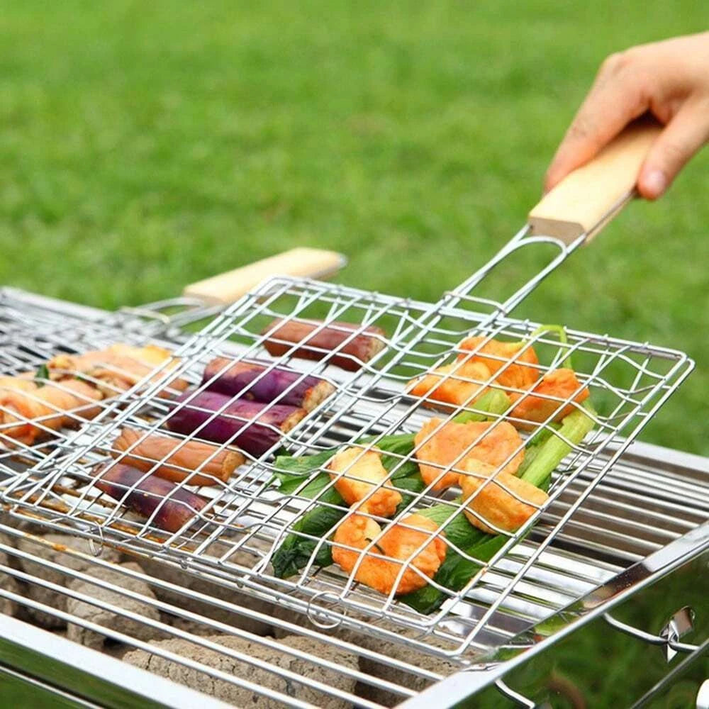 1Pc Barbecue BBQ Grilling Basket Stainless Steel Folding Grilling Baskets with Wooden Handle Portable Outdoor Camping BBQ Rack